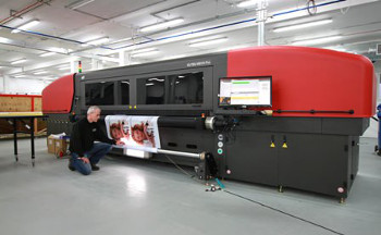 UK's first VUTEk HS100 Pro goes to Icon